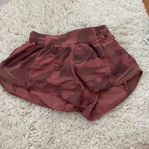 Hottie hot 2.5 lulu shorts